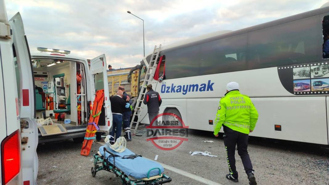 Konya’da yolcu otobüsü kazaya karıştı! Çok sayıda ölü ve yaralı var 4